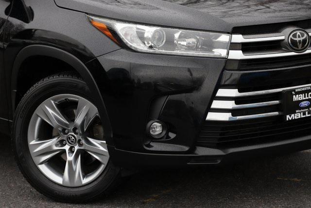 used 2019 Toyota Highlander car, priced at $25,487