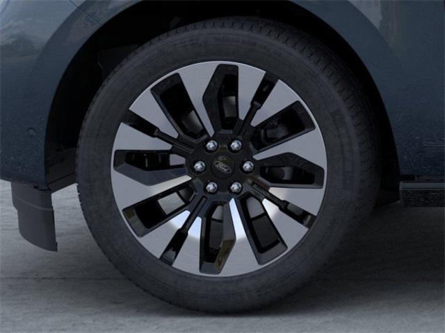 new 2025 Ford Expedition car, priced at $80,425
