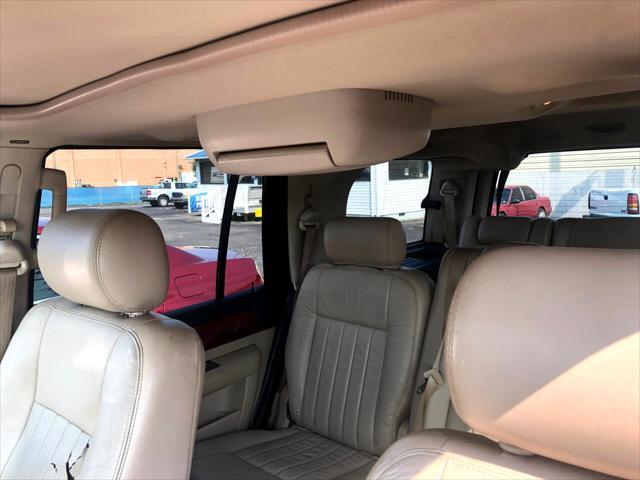 used 2006 Lincoln Navigator car, priced at $8,995