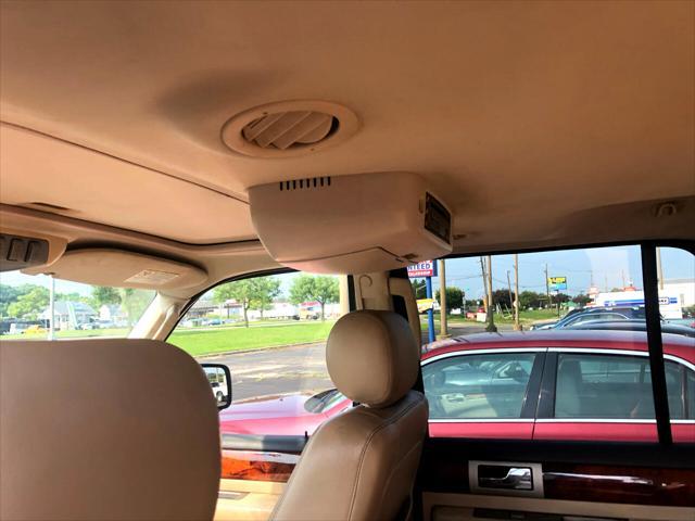 used 2006 Lincoln Navigator car, priced at $8,995