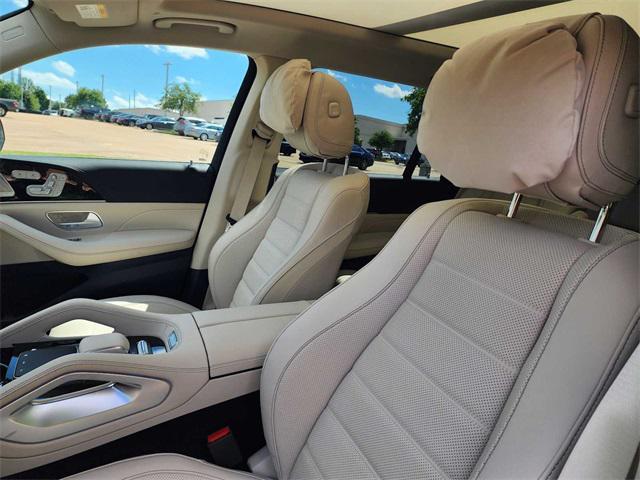 new 2025 Mercedes-Benz GLS 450 car, priced at $99,685