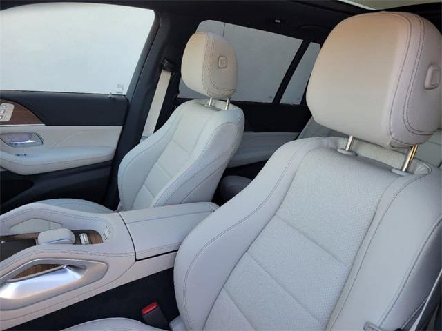 new 2025 Mercedes-Benz GLS 450 car, priced at $98,175