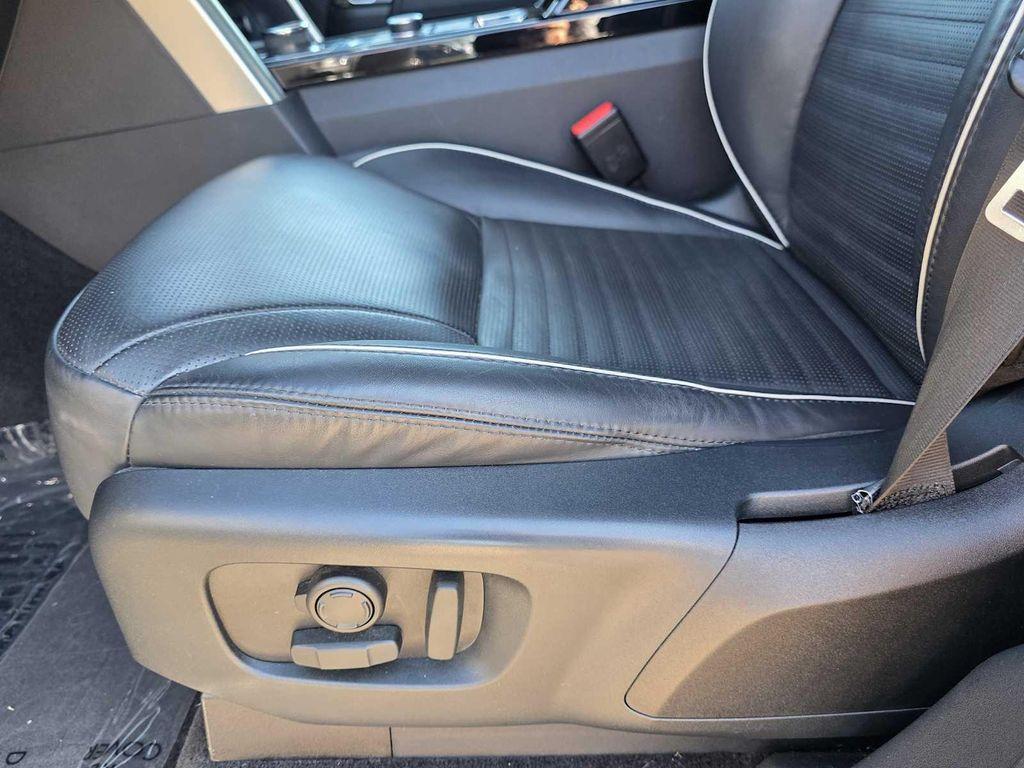 used 2020 Land Rover Discovery car, priced at $22,300