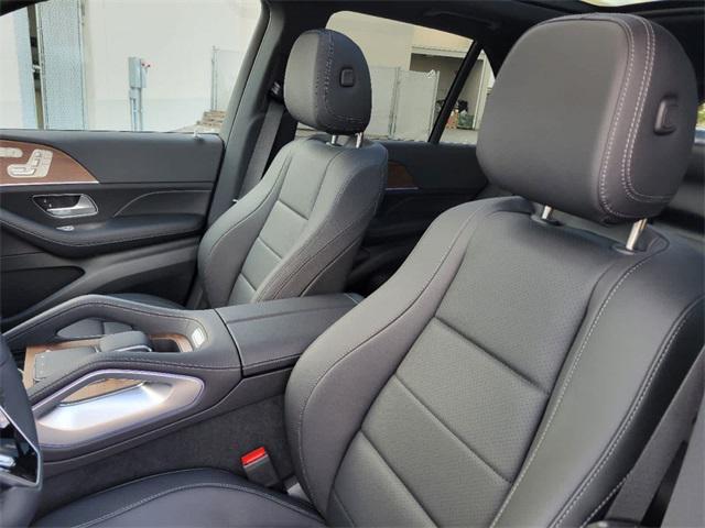 new 2025 Mercedes-Benz GLE 450 car, priced at $75,795