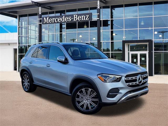 new 2025 Mercedes-Benz GLE 450 car, priced at $75,795