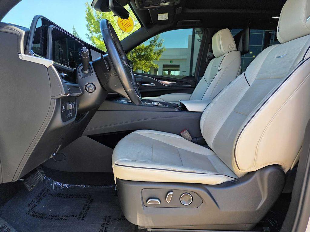 used 2021 Cadillac Escalade ESV car, priced at $49,788