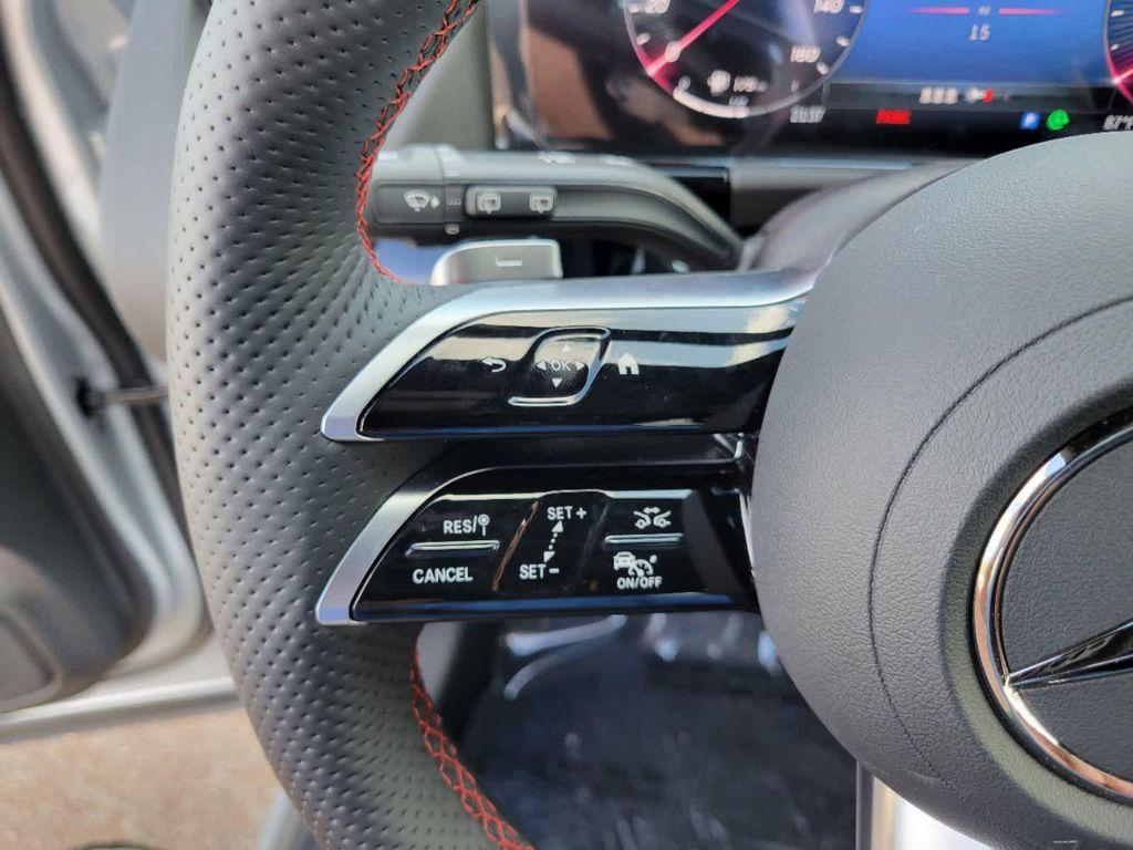 new 2025 Mercedes-Benz GLA 250 car, priced at $51,720