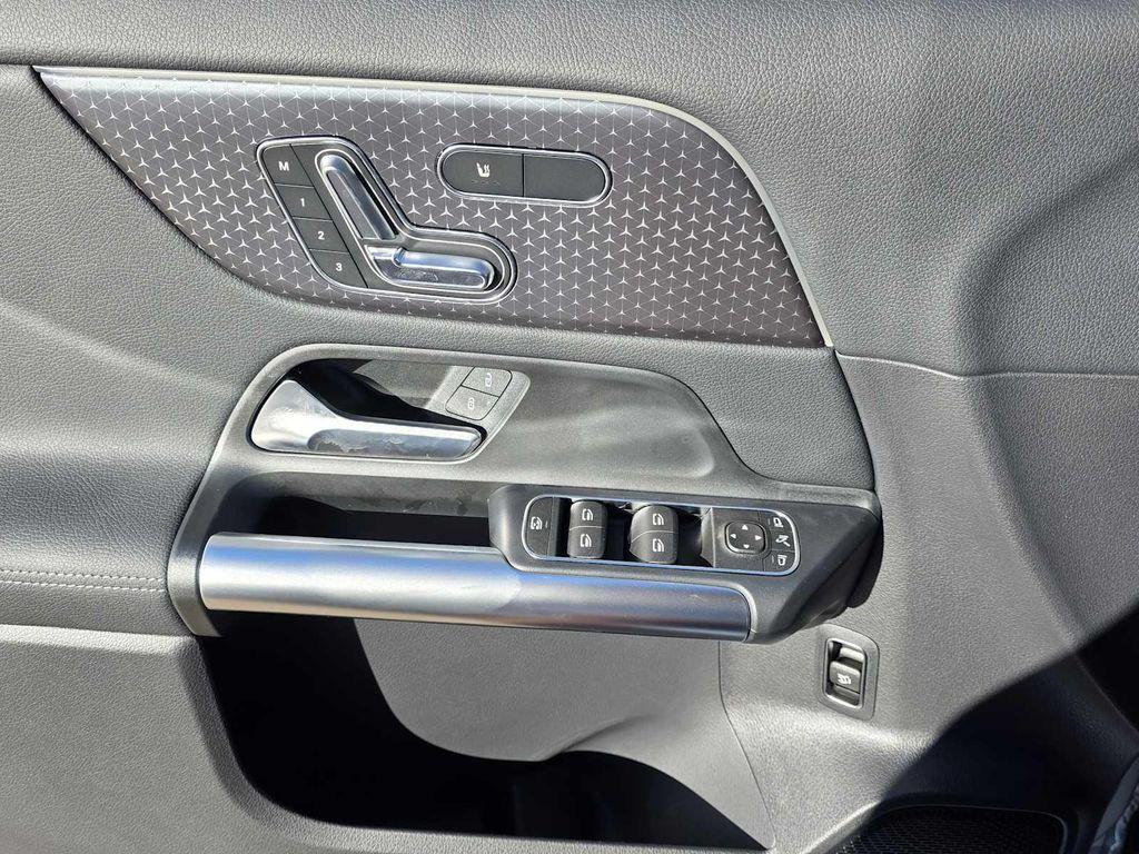 new 2026 Mercedes-Benz GLA 250 car, priced at $47,100