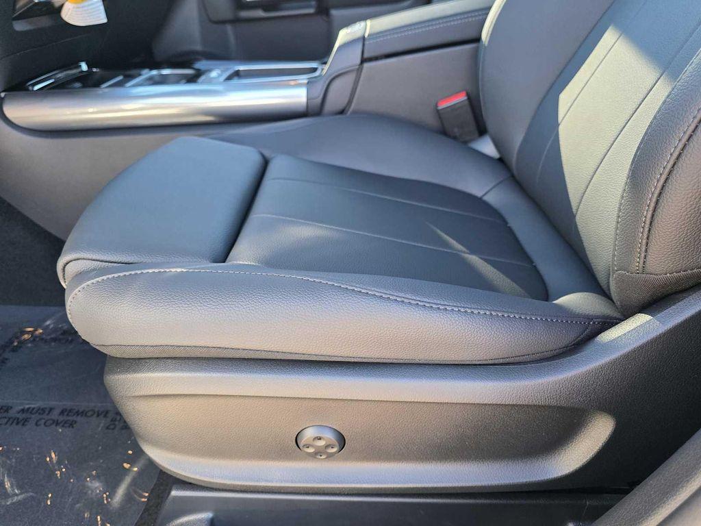 new 2026 Mercedes-Benz GLA 250 car, priced at $47,100