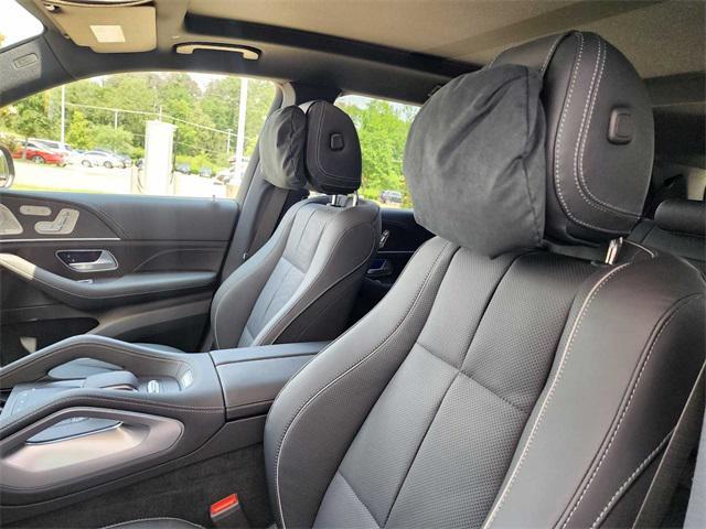 new 2025 Mercedes-Benz GLS 580 car, priced at $124,395