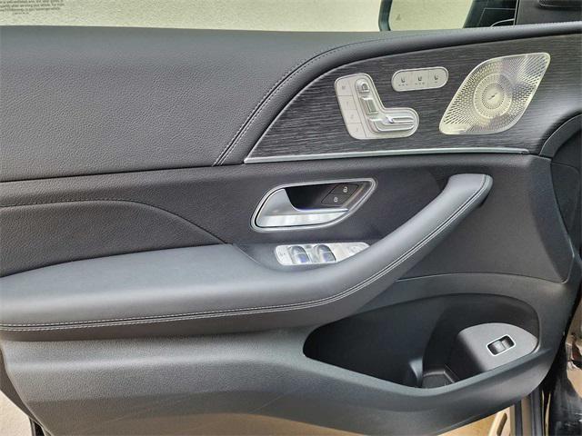new 2025 Mercedes-Benz GLS 580 car, priced at $124,395