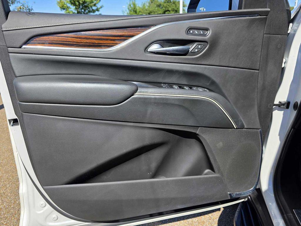 used 2022 Cadillac Escalade ESV car, priced at $52,300