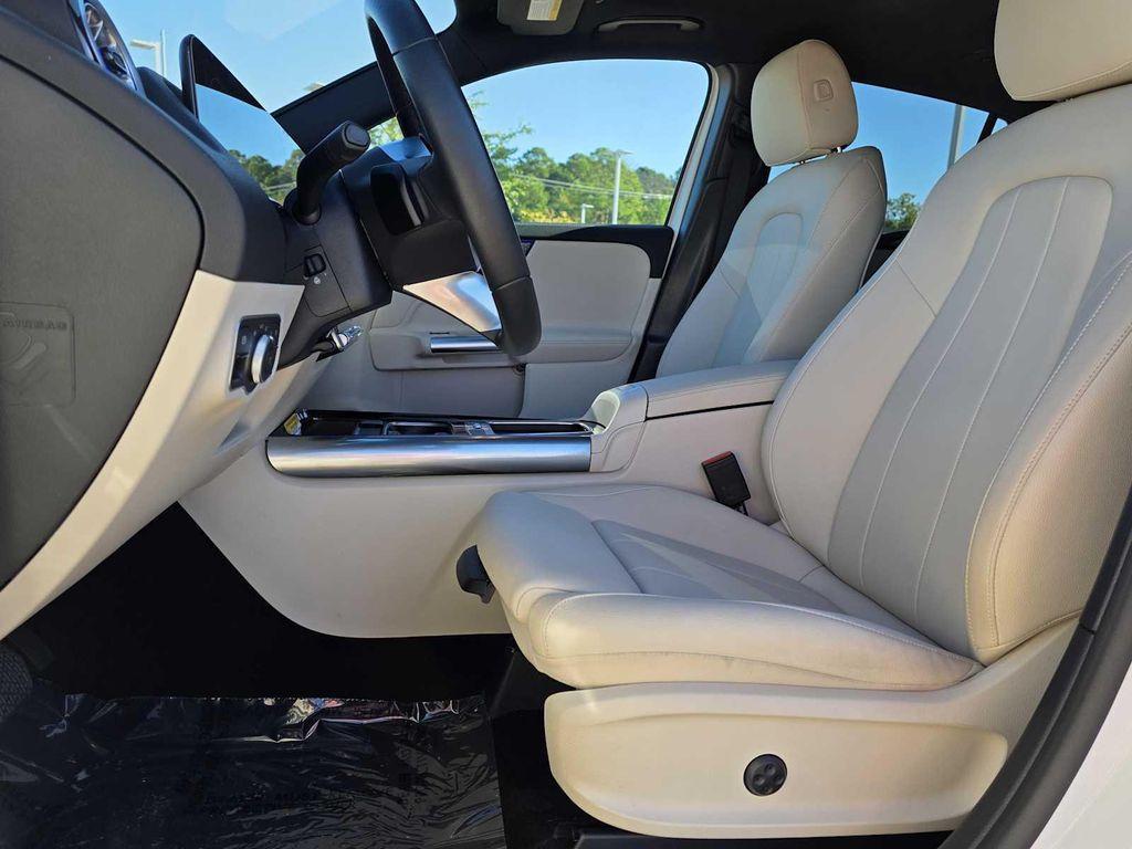 used 2025 Mercedes-Benz GLA 250 car, priced at $41,188