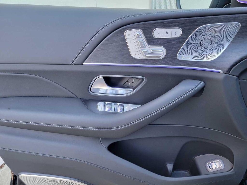 new 2025 Mercedes-Benz Maybach GLS 600 car, priced at $193,745