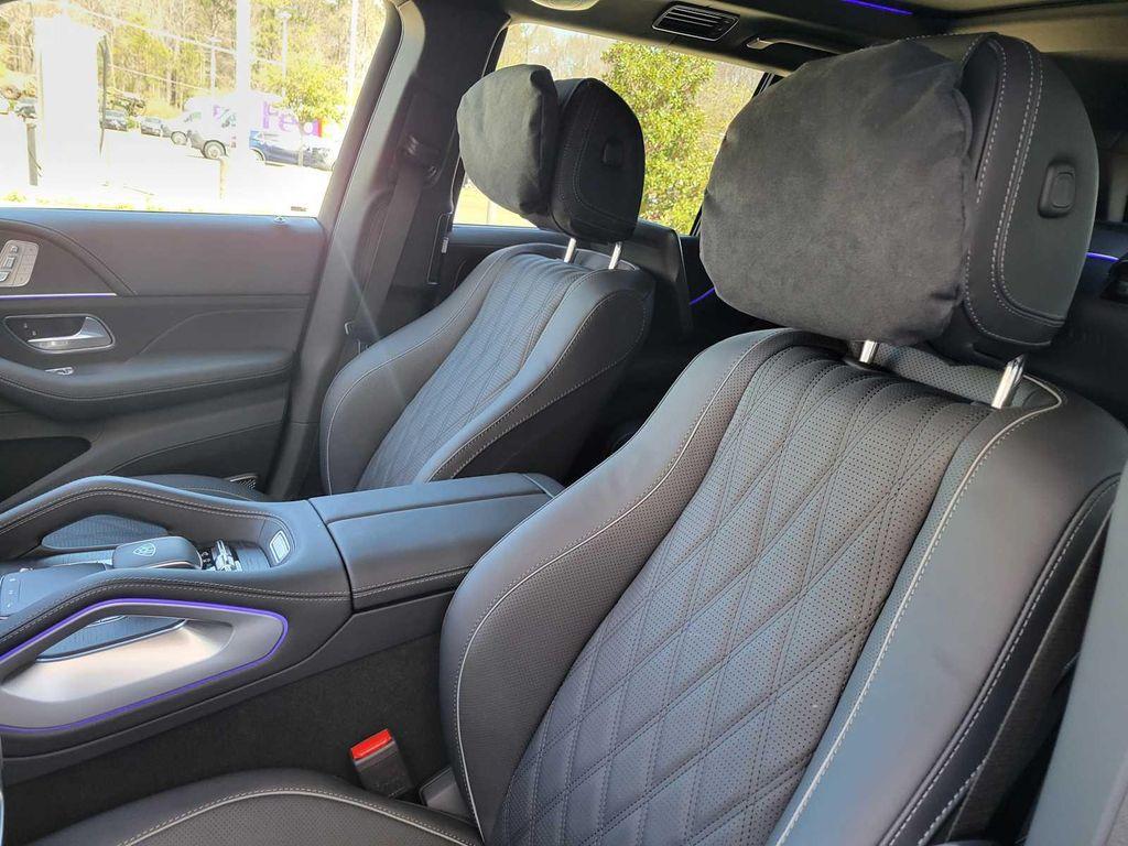 new 2025 Mercedes-Benz Maybach GLS 600 car, priced at $193,745