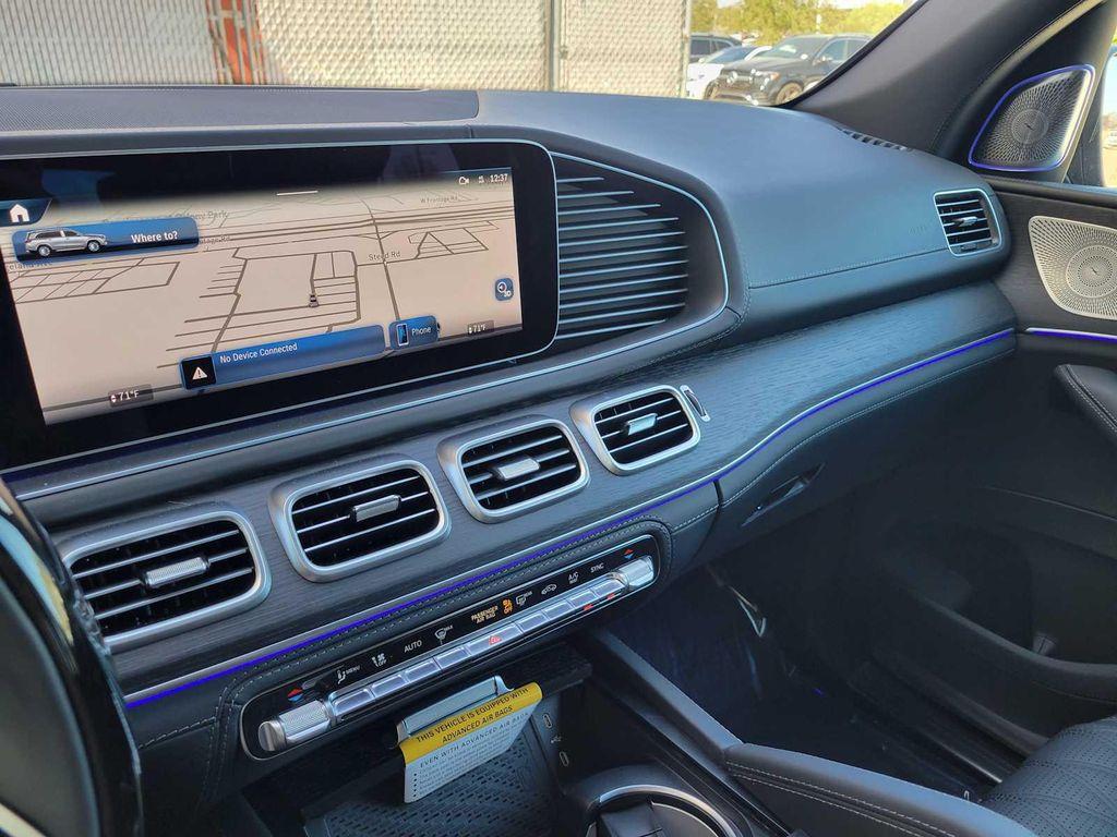 new 2025 Mercedes-Benz Maybach GLS 600 car, priced at $193,745