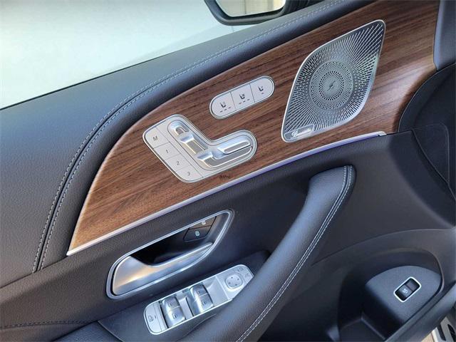 new 2025 Mercedes-Benz GLS 450 car, priced at $96,365