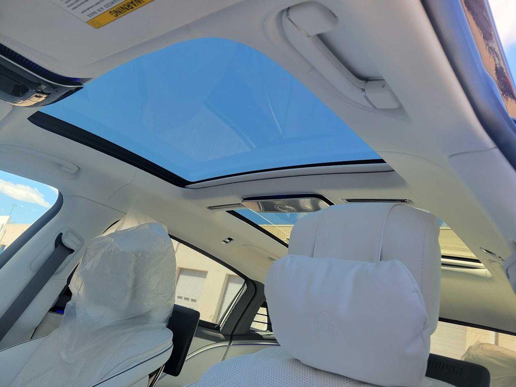 new 2025 Mercedes-Benz Maybach S 680 car, priced at $270,445