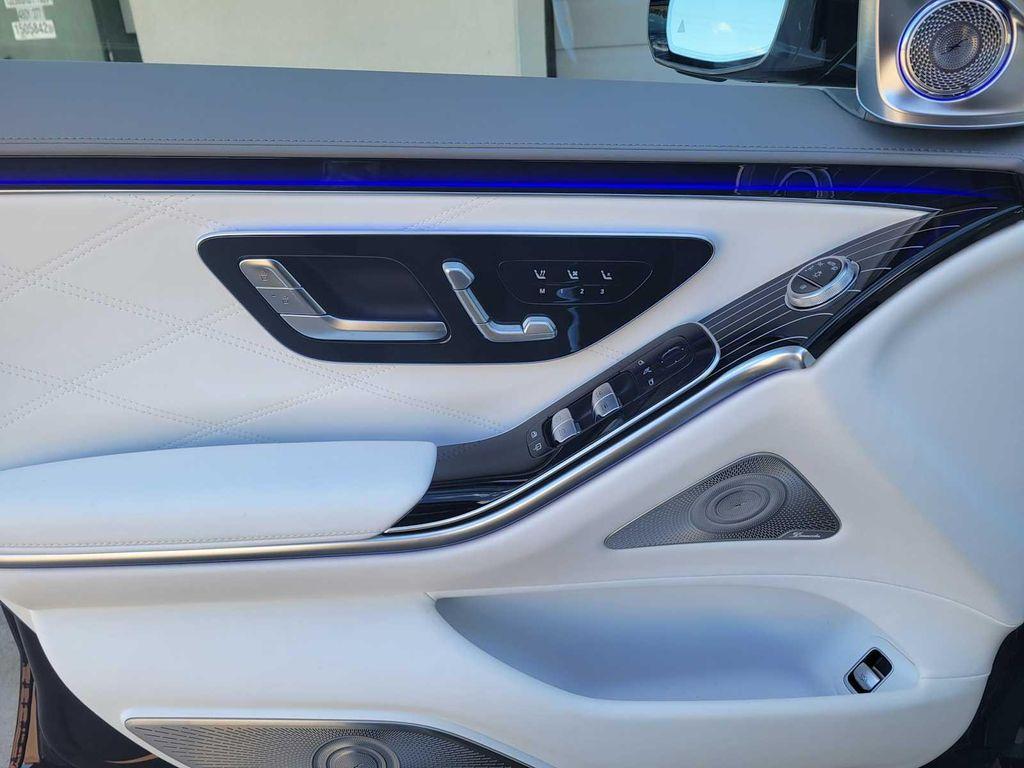 new 2025 Mercedes-Benz Maybach S 680 car, priced at $270,445