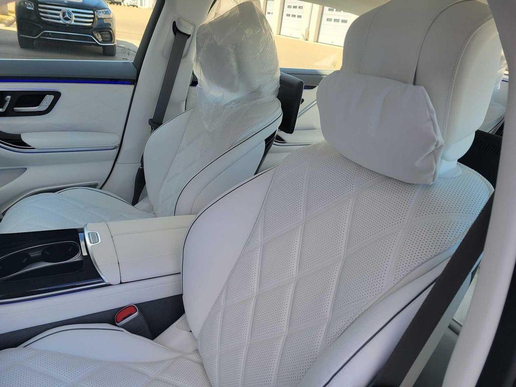 new 2025 Mercedes-Benz Maybach S 680 car, priced at $270,445