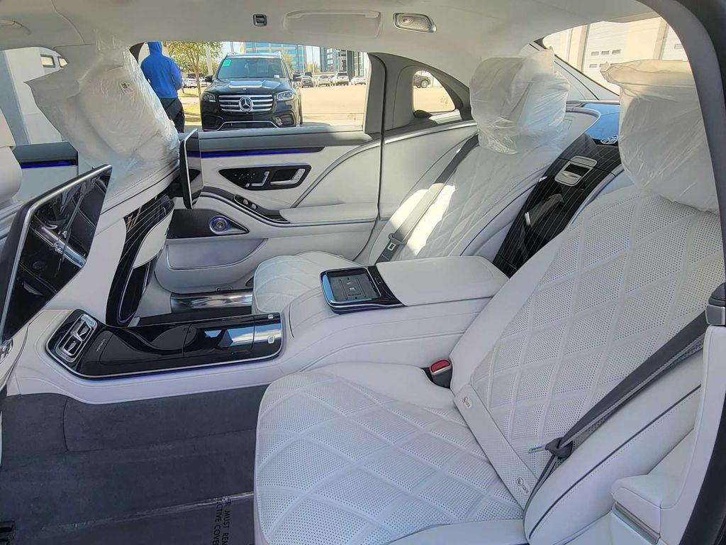 new 2025 Mercedes-Benz Maybach S 680 car, priced at $270,445