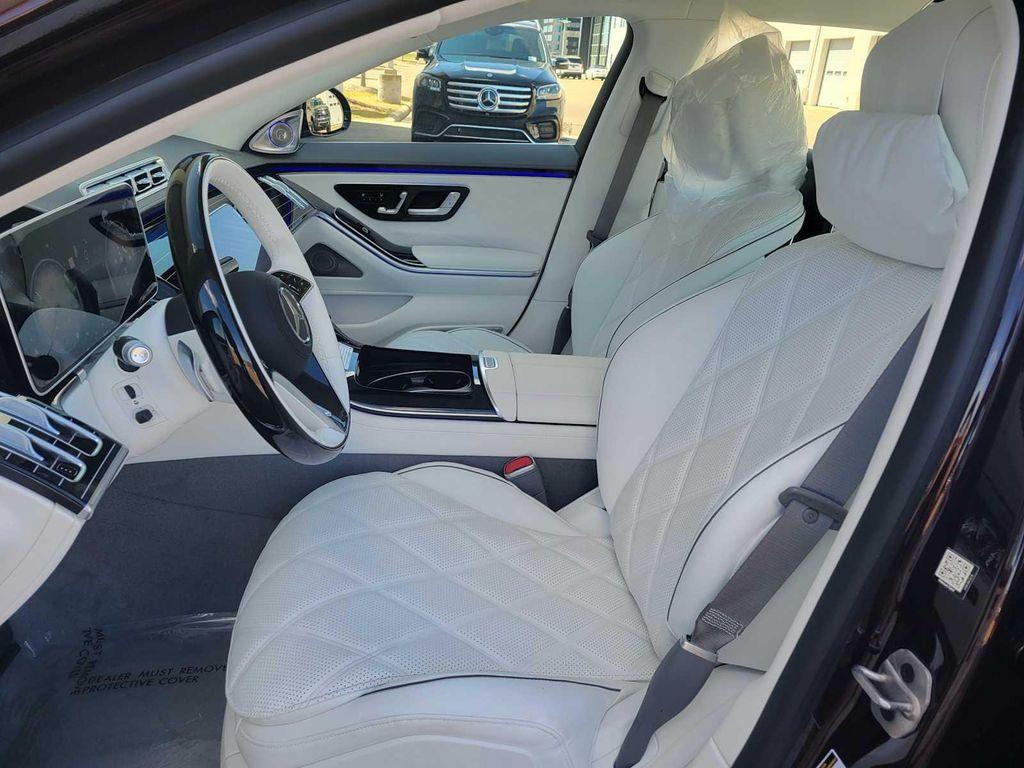 new 2025 Mercedes-Benz Maybach S 680 car, priced at $270,445