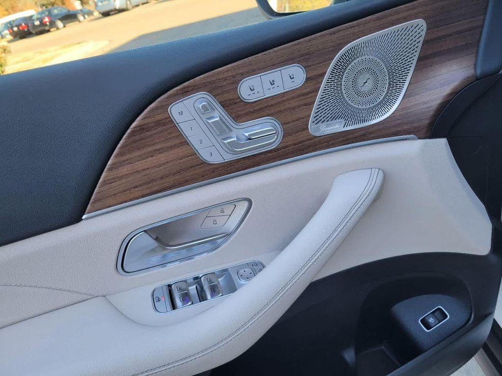 new 2025 Mercedes-Benz GLS 450 car, priced at $91,775