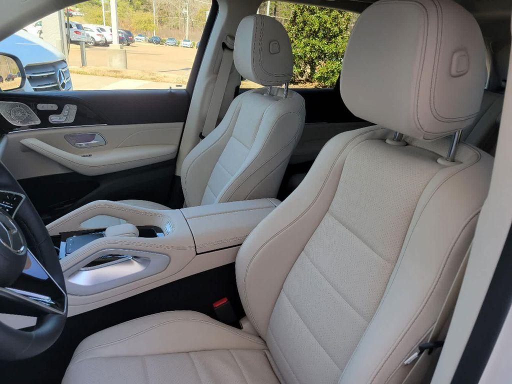 new 2025 Mercedes-Benz GLE 450 car, priced at $85,860