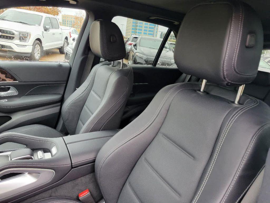 new 2025 Mercedes-Benz GLE 580 car, priced at $96,650