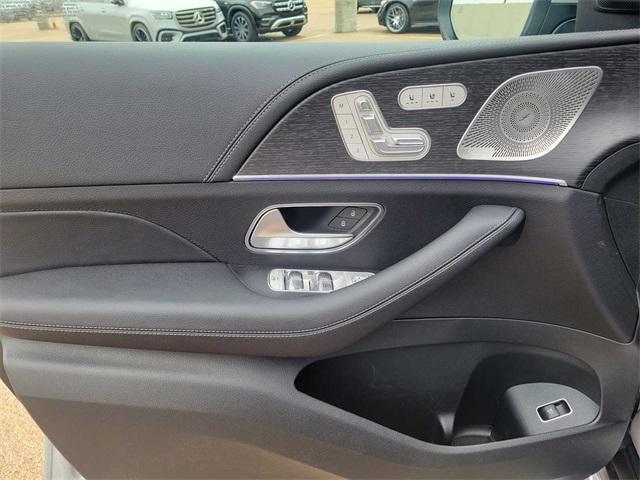 new 2025 Mercedes-Benz GLS 580 car, priced at $124,490
