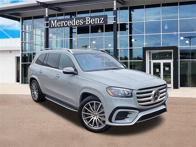 new 2025 Mercedes-Benz GLS 580 car, priced at $124,490