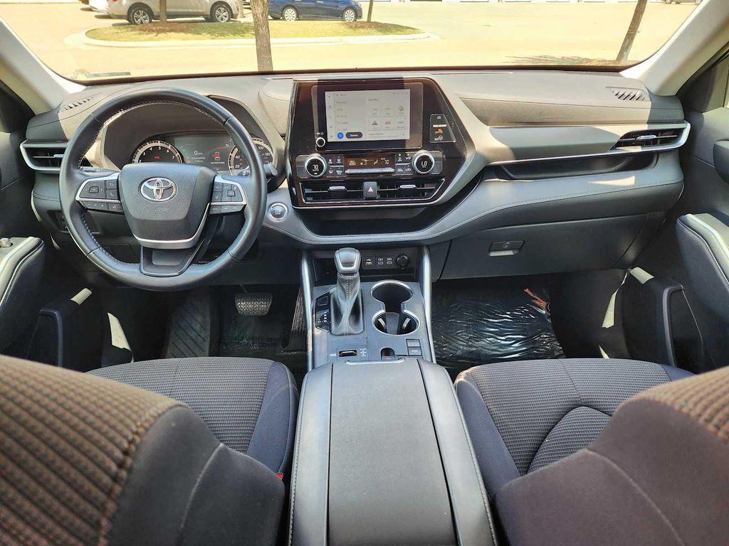 used 2023 Toyota Highlander car, priced at $34,300
