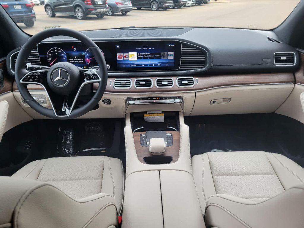 new 2025 Mercedes-Benz GLE 450 car, priced at $77,925