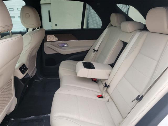 new 2025 Mercedes-Benz GLE 450 car, priced at $77,925