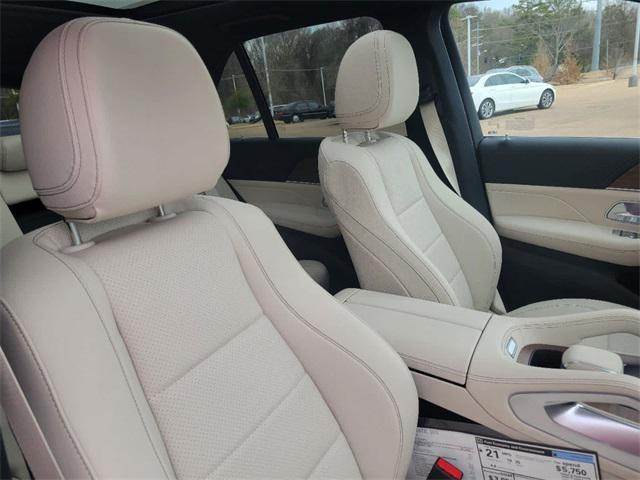 new 2025 Mercedes-Benz GLE 450 car, priced at $77,925