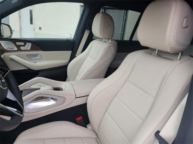 new 2025 Mercedes-Benz GLE 450 car, priced at $77,925