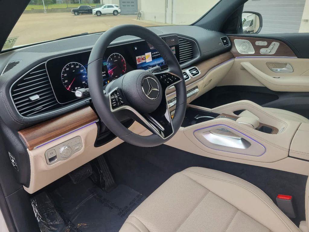 new 2025 Mercedes-Benz GLE 450 car, priced at $77,925