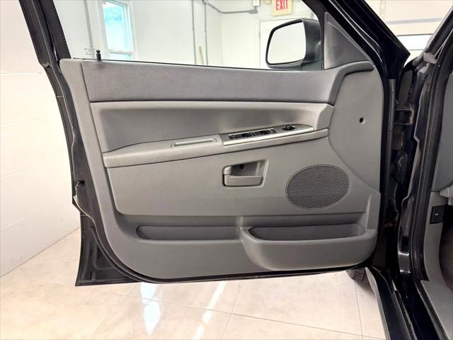 used 2007 Jeep Grand Cherokee car, priced at $4,495
