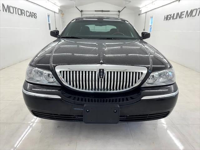 used 2008 Lincoln Town Car car, priced at $17,995