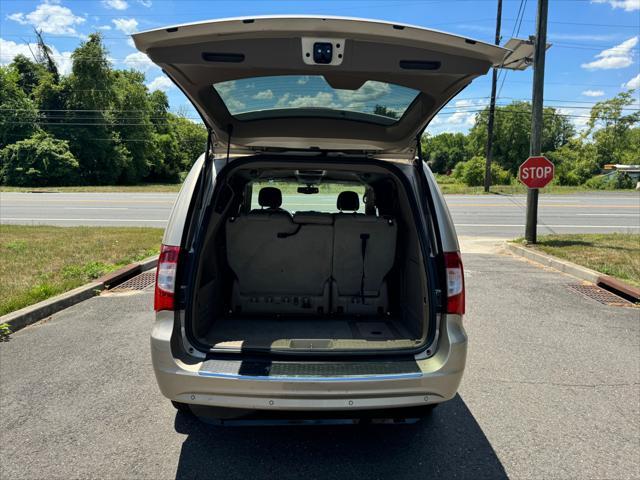 used 2015 Chrysler Town & Country car, priced at $12,995