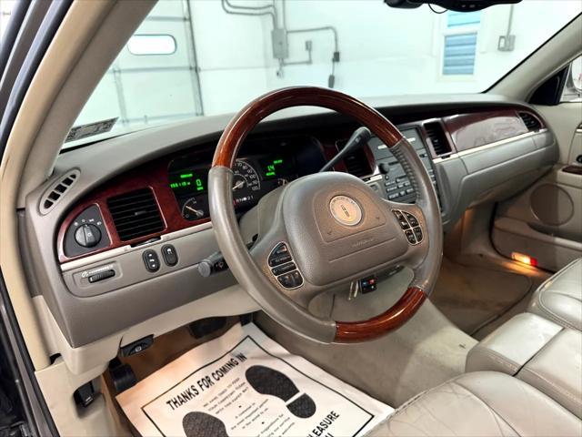 used 2003 Lincoln Town Car car, priced at $7,995