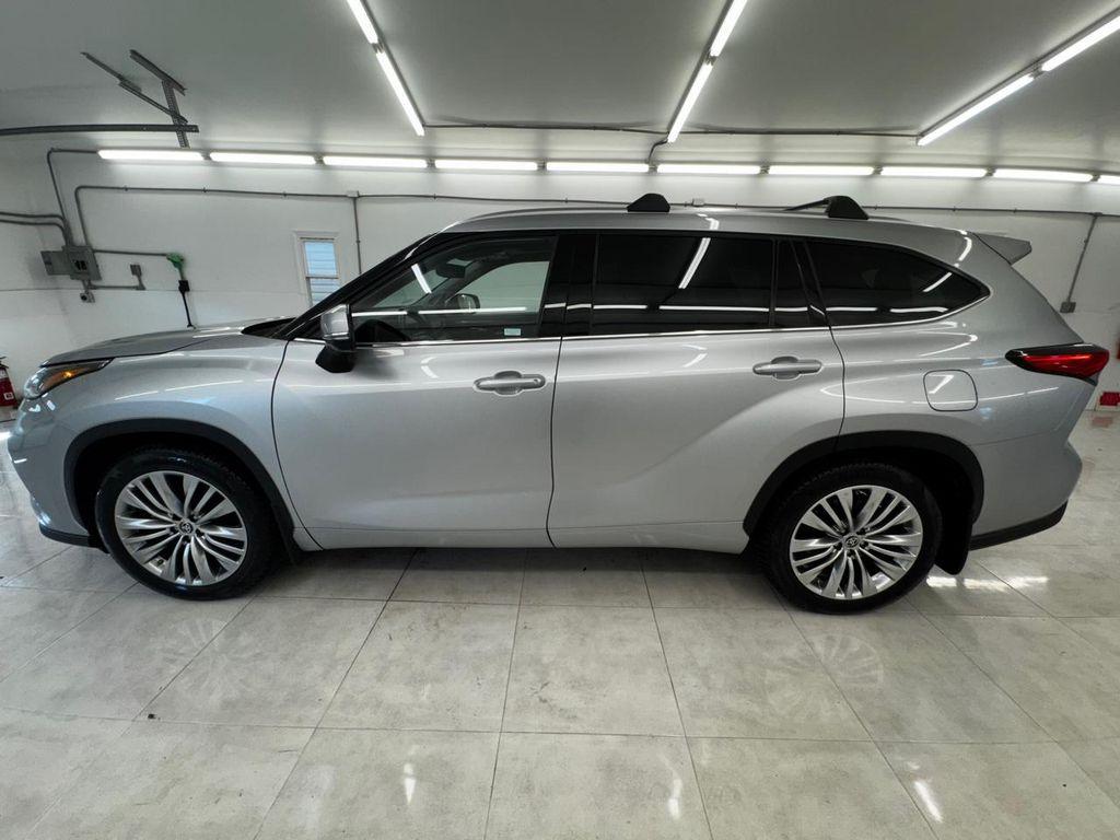 used 2022 Toyota Highlander car, priced at $38,995