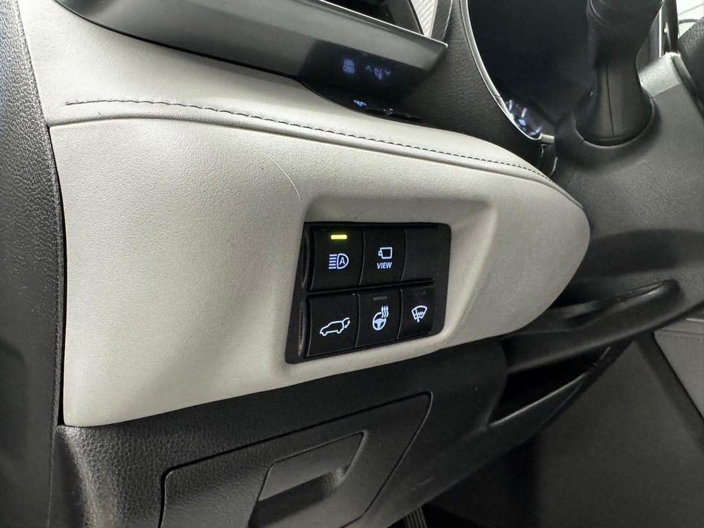 used 2022 Toyota Highlander car, priced at $38,995