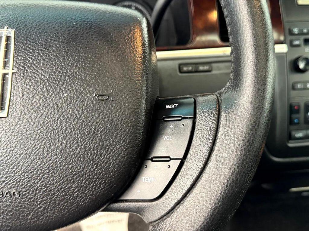 used 2006 Lincoln Town Car car, priced at $7,795