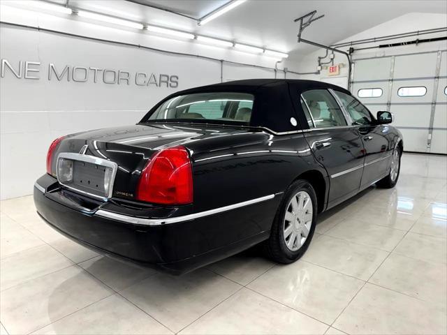 used 2007 Lincoln Town Car car, priced at $7,995