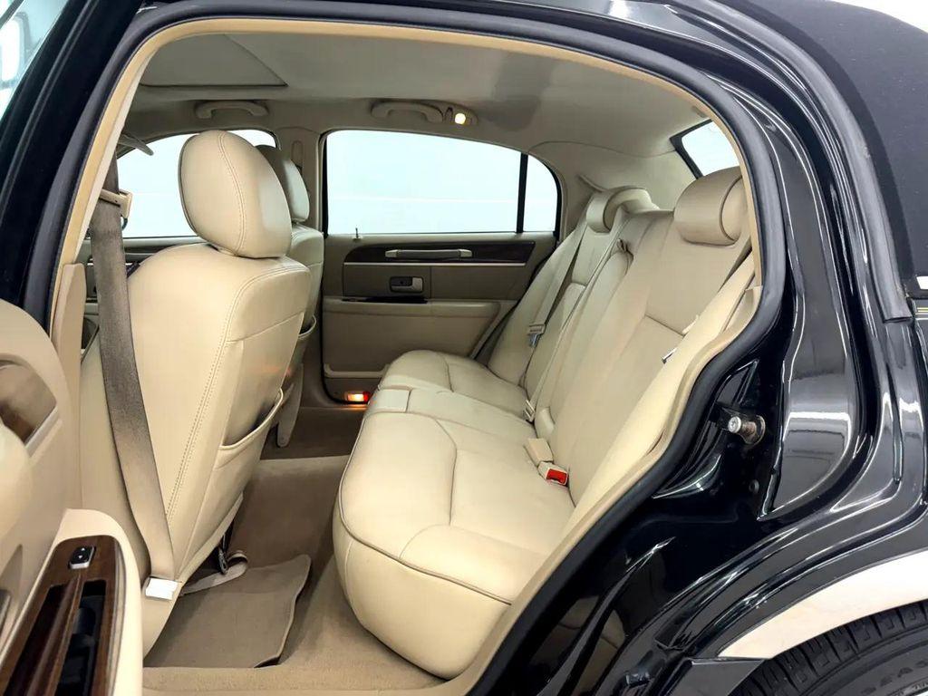 used 2007 Lincoln Town Car car, priced at $7,795