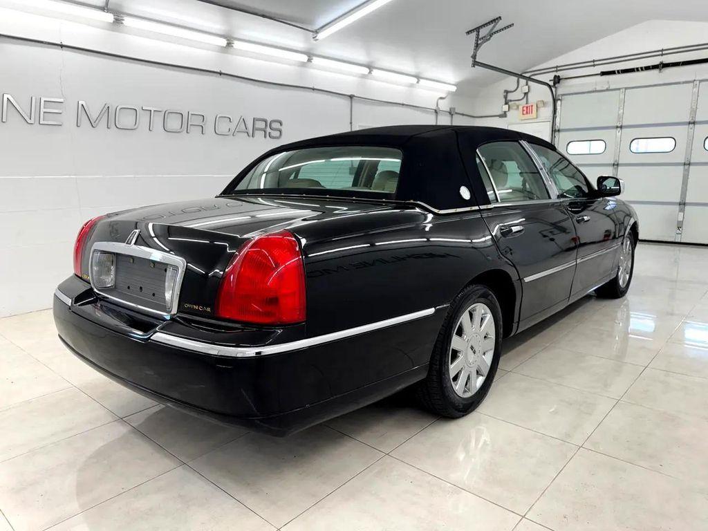 used 2007 Lincoln Town Car car, priced at $7,795