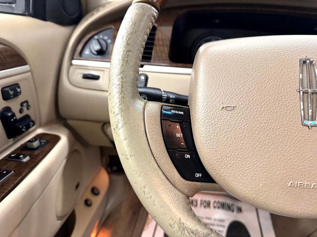 used 2007 Lincoln Town Car car, priced at $7,795