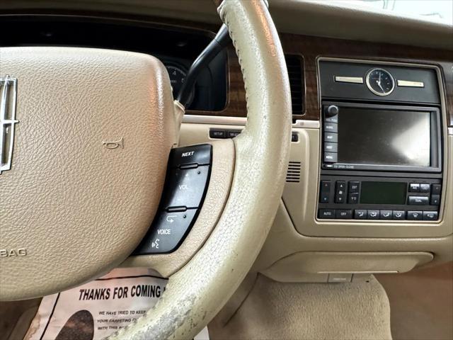 used 2007 Lincoln Town Car car, priced at $7,995