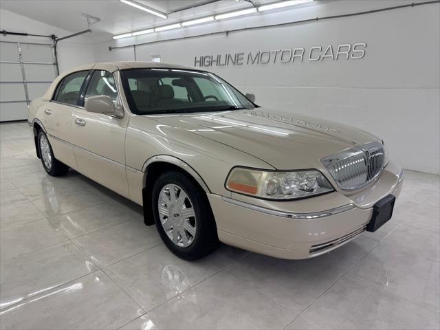 used 2003 Lincoln Town Car car, priced at $18,995